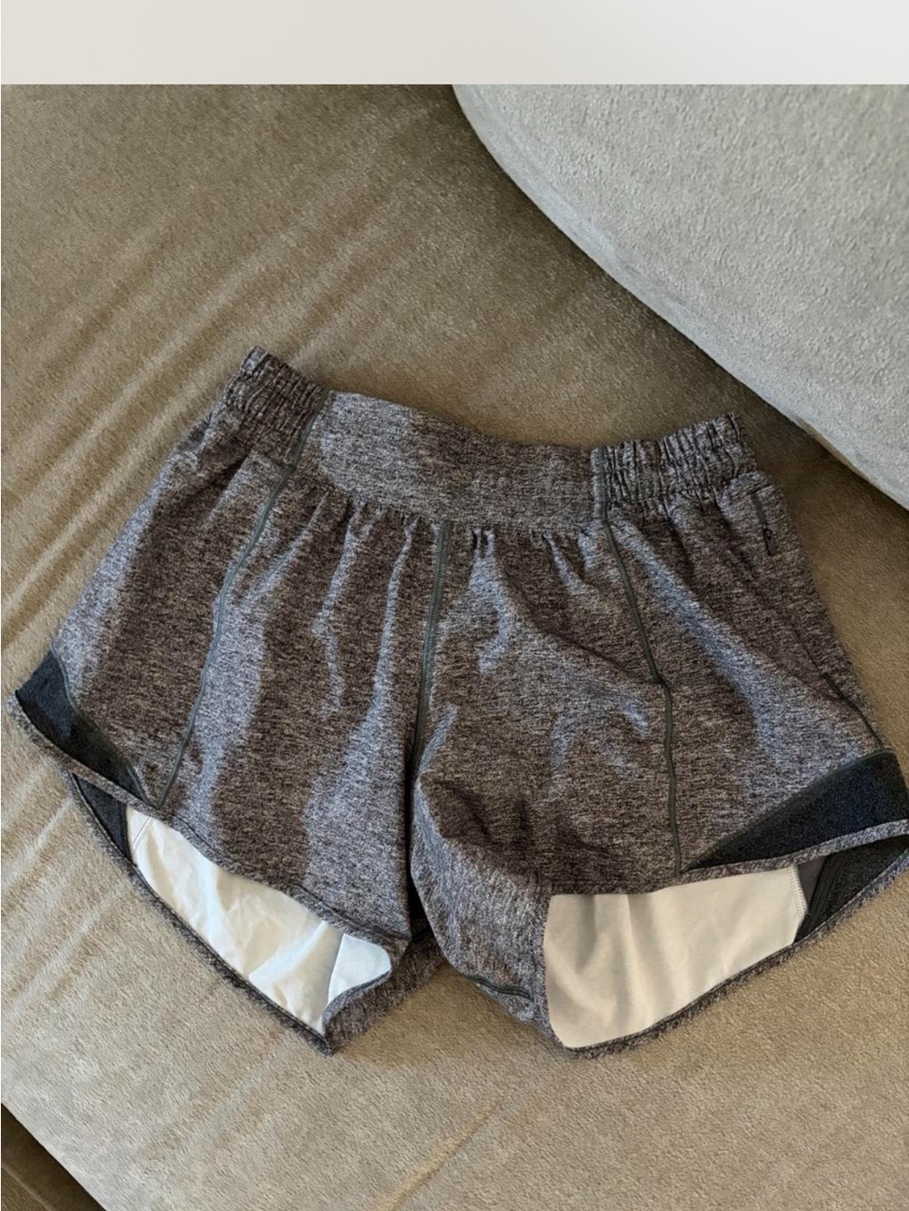 Women’s Heather Gray Lululemon Mid Rise Shorts Size 4